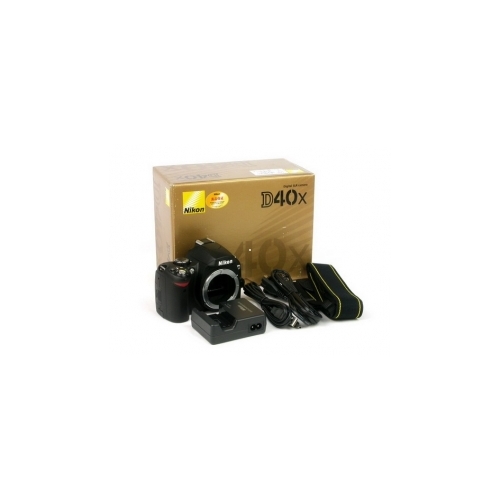 Nikon D40x Digital SLR Camera with Nikon AF-S DX 18-55mm lens